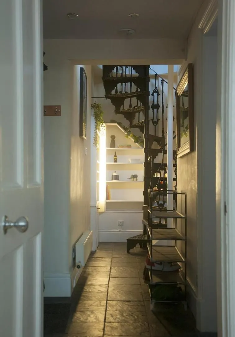 Guestready - Charming Flat In West End Apartment Edinburgh